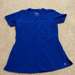 BarcoOne scrub top